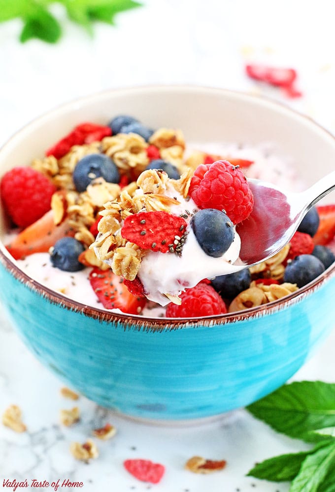 Eiwitrijke Griekse yoghurt bowl met granola